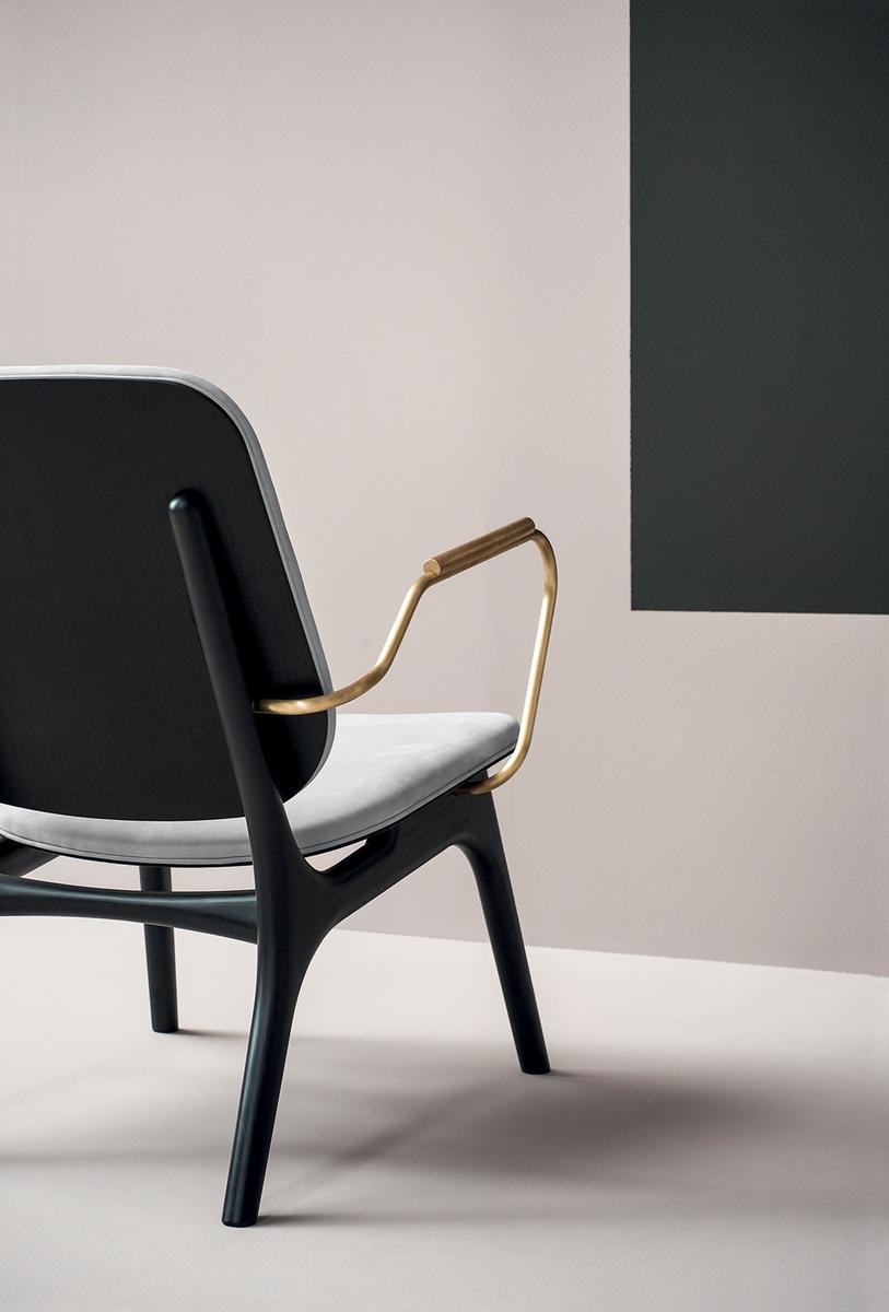 THEA Leather easy chair with armrests