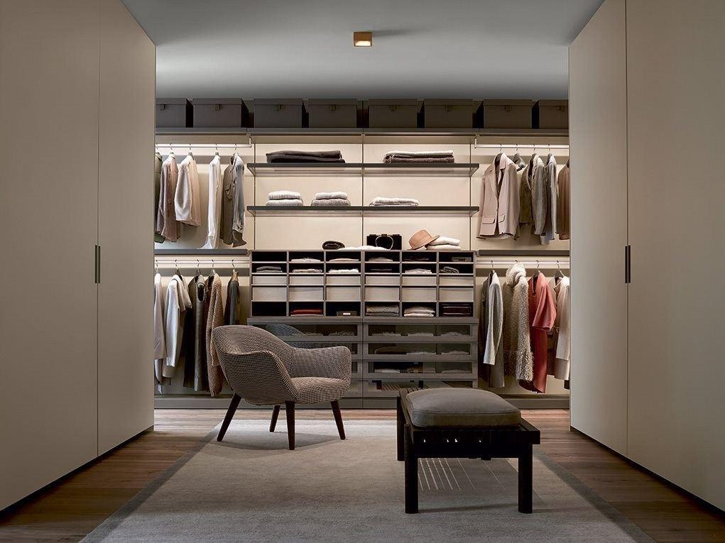 UBIK Sectional walk-in wardrobe