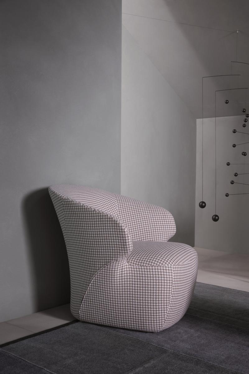 AROM Upholstered easy chair with removable cover
