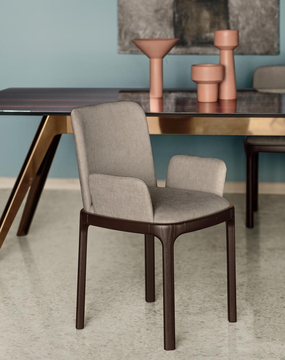 INARI Upholstered leather chair