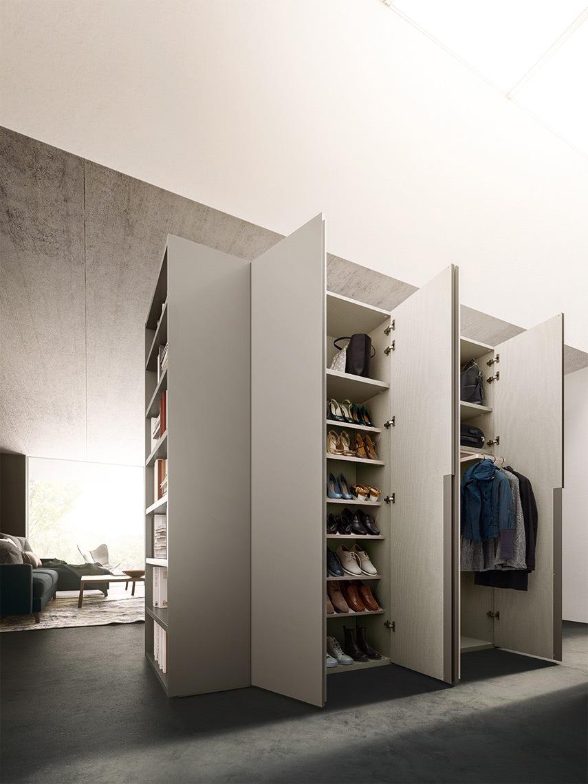 GO Modular lacquered wardrobe with doors