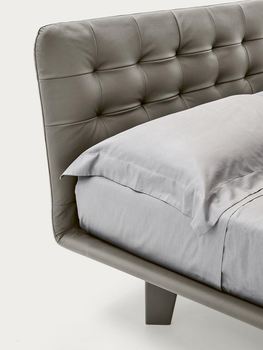 FILO Leather double bed with tufted headboard