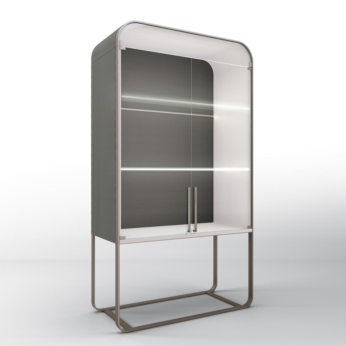 ESTELLE Metal display cabinet with integrated lighting