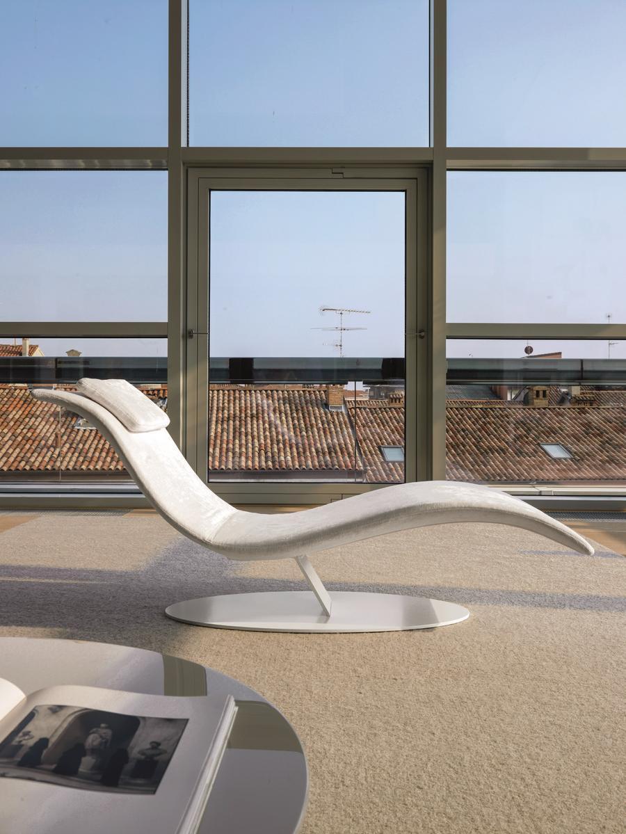ELI FLY Polyurethane Chaise longue