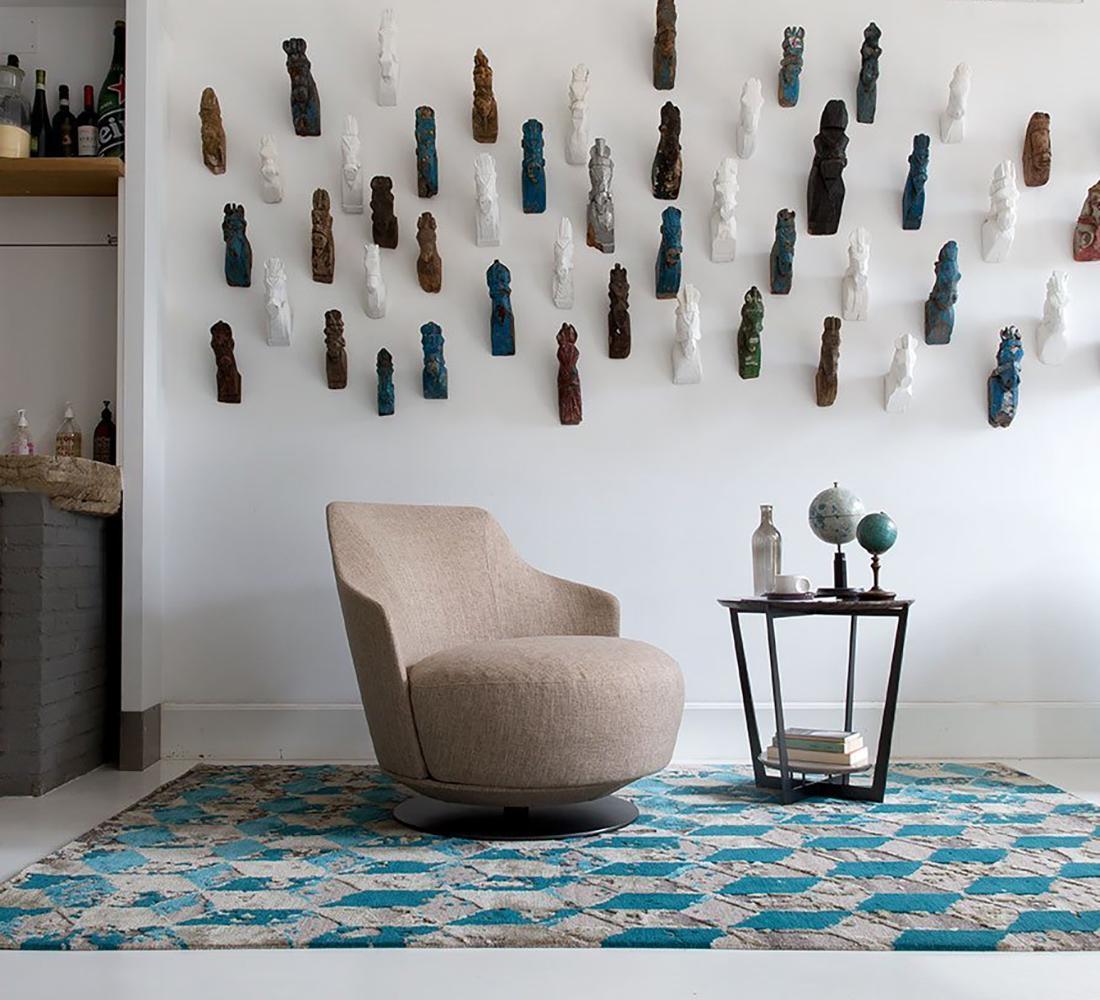 JAMMIN Leather armchair with high back in a contemporary style