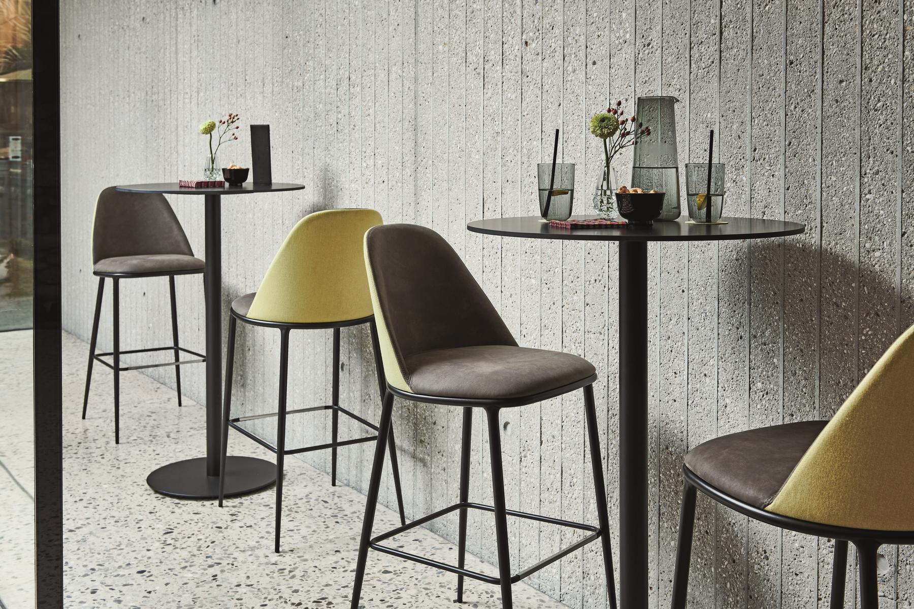 LEA H75 Leather barstool with back