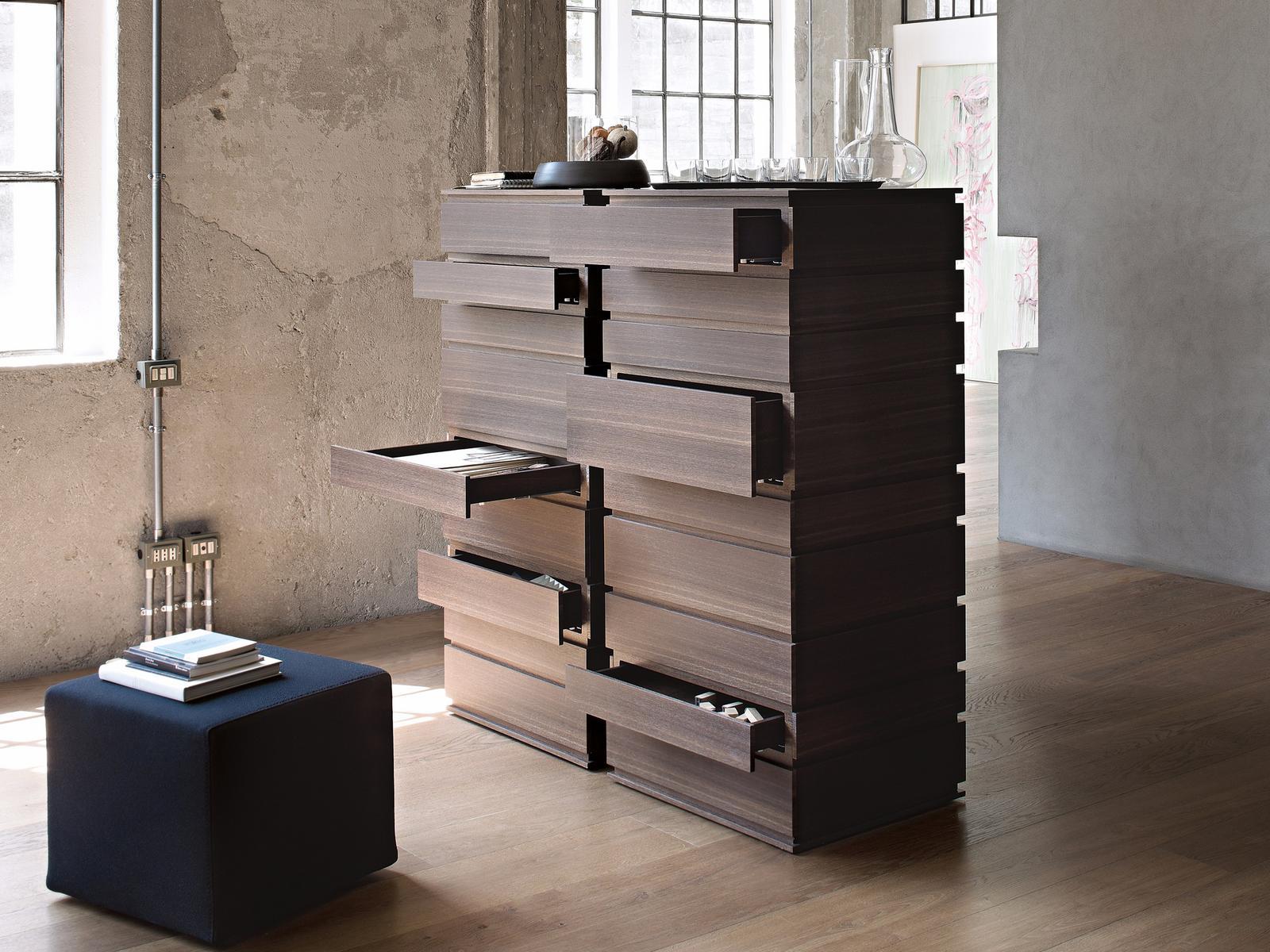NINE Oak chest of drawers
