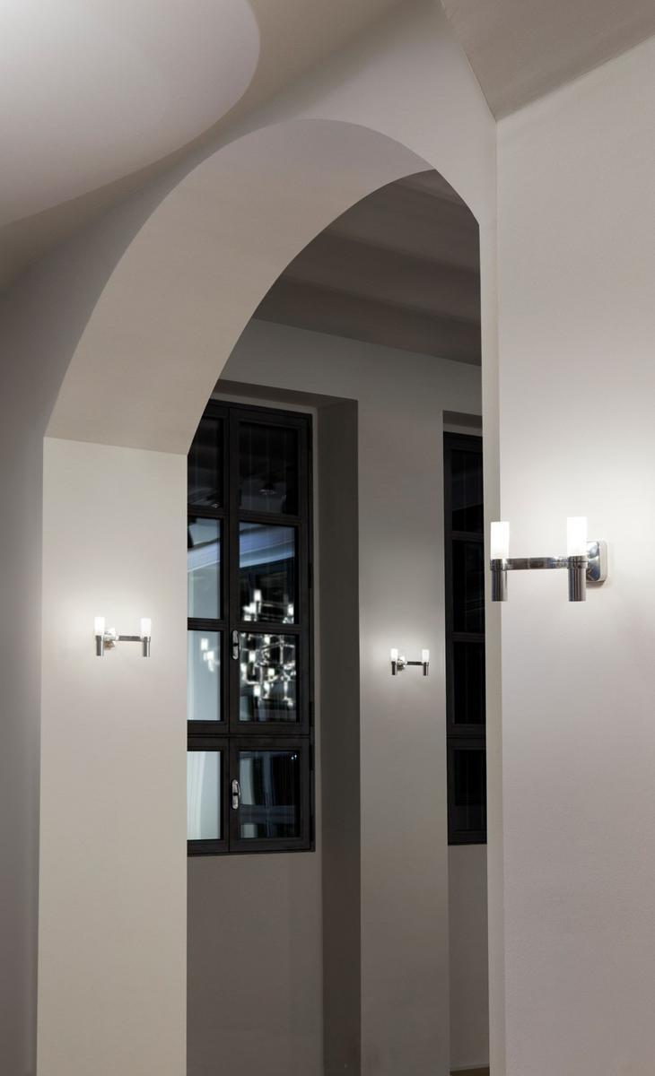 CROWN Die cast aluminium wall lamp