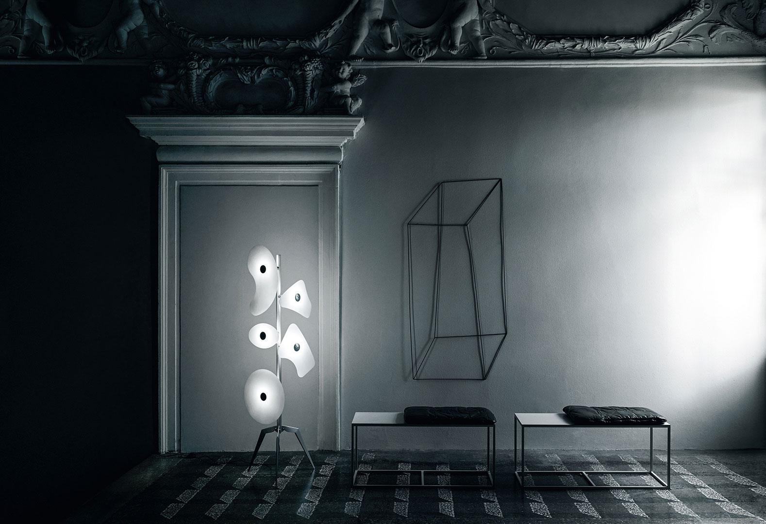 ORBITAL Metal floor lamp