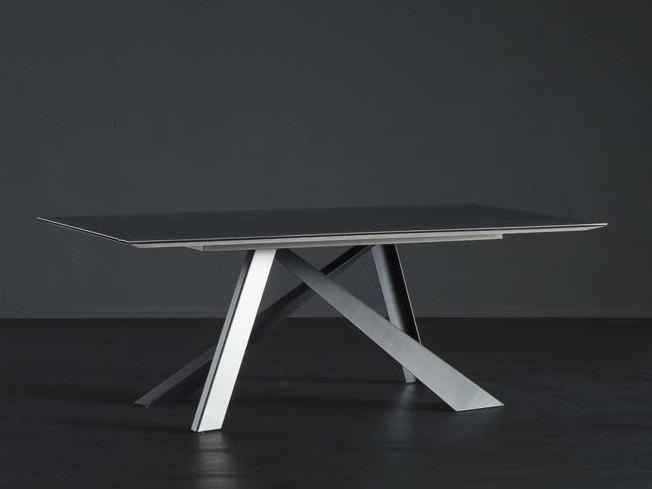 DETROIT + METAL Rectangular iron dining table