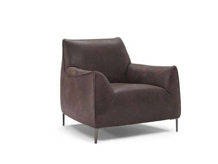 DOLLY Leather armchair with armrests
