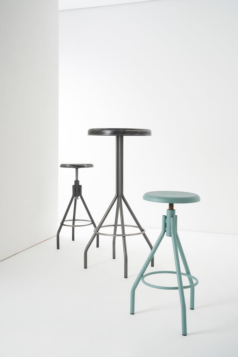 JOOKE Height-adjustable swivel iron stool