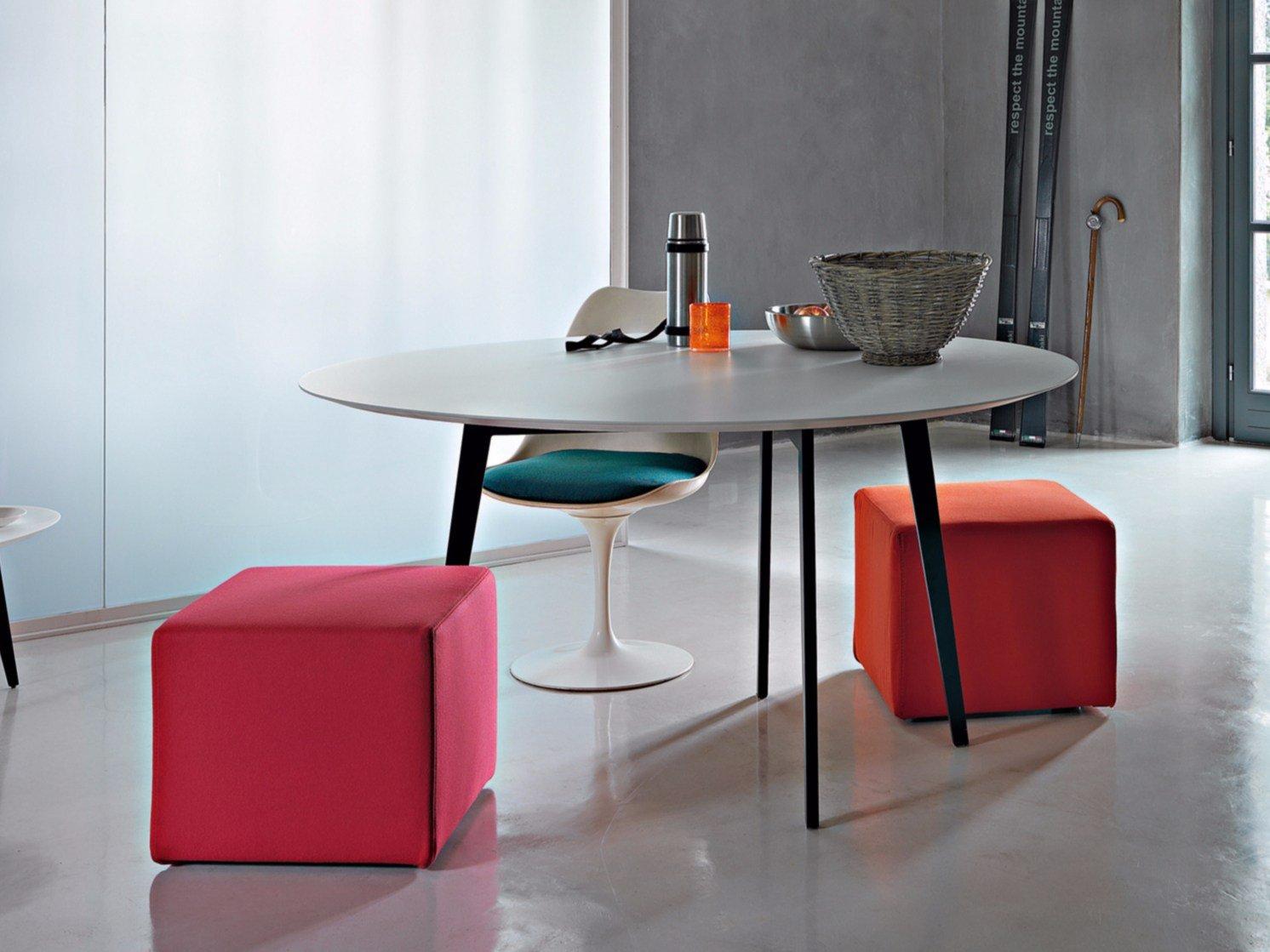 JUMP Oval wooden table