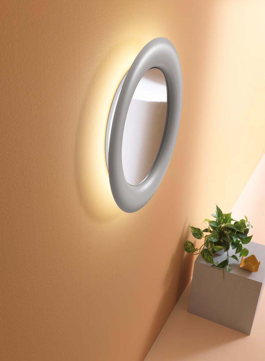 FLOW Mirror with integrated lighting