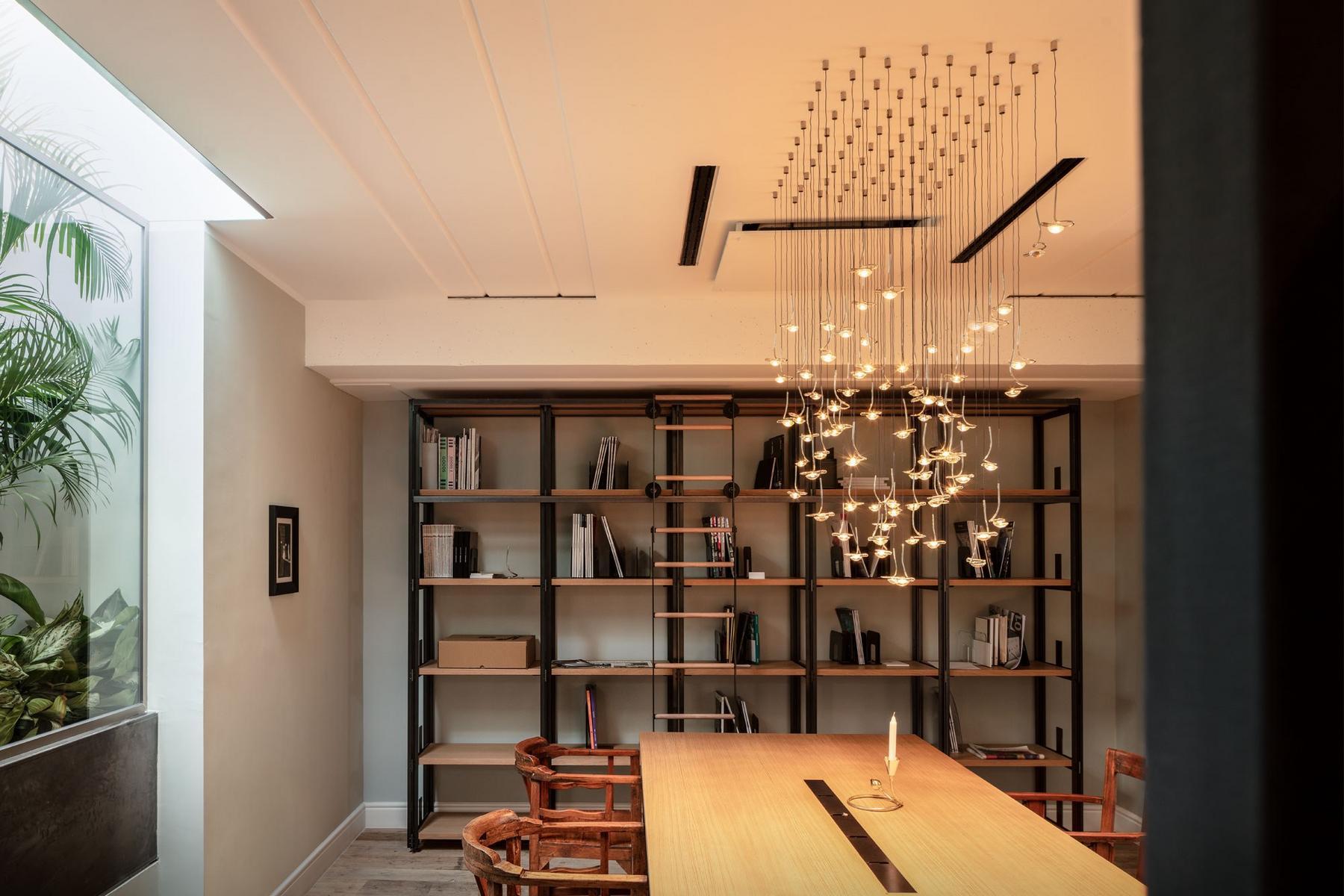 JACKIE O CHANDELIER 15 / 20 / 24 LED pendant lamp