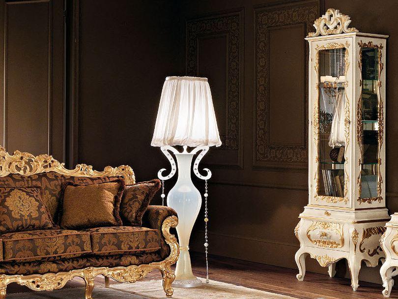 11103 Solid wood display cabinet