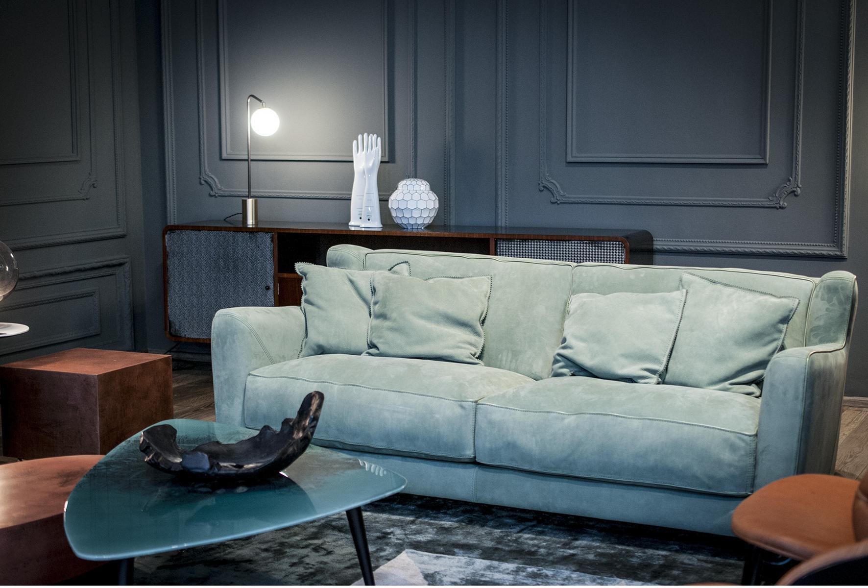 BERGÈRE LONGE Leather sofa