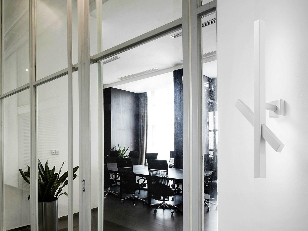 CARMENCITA LED metal wall lamp