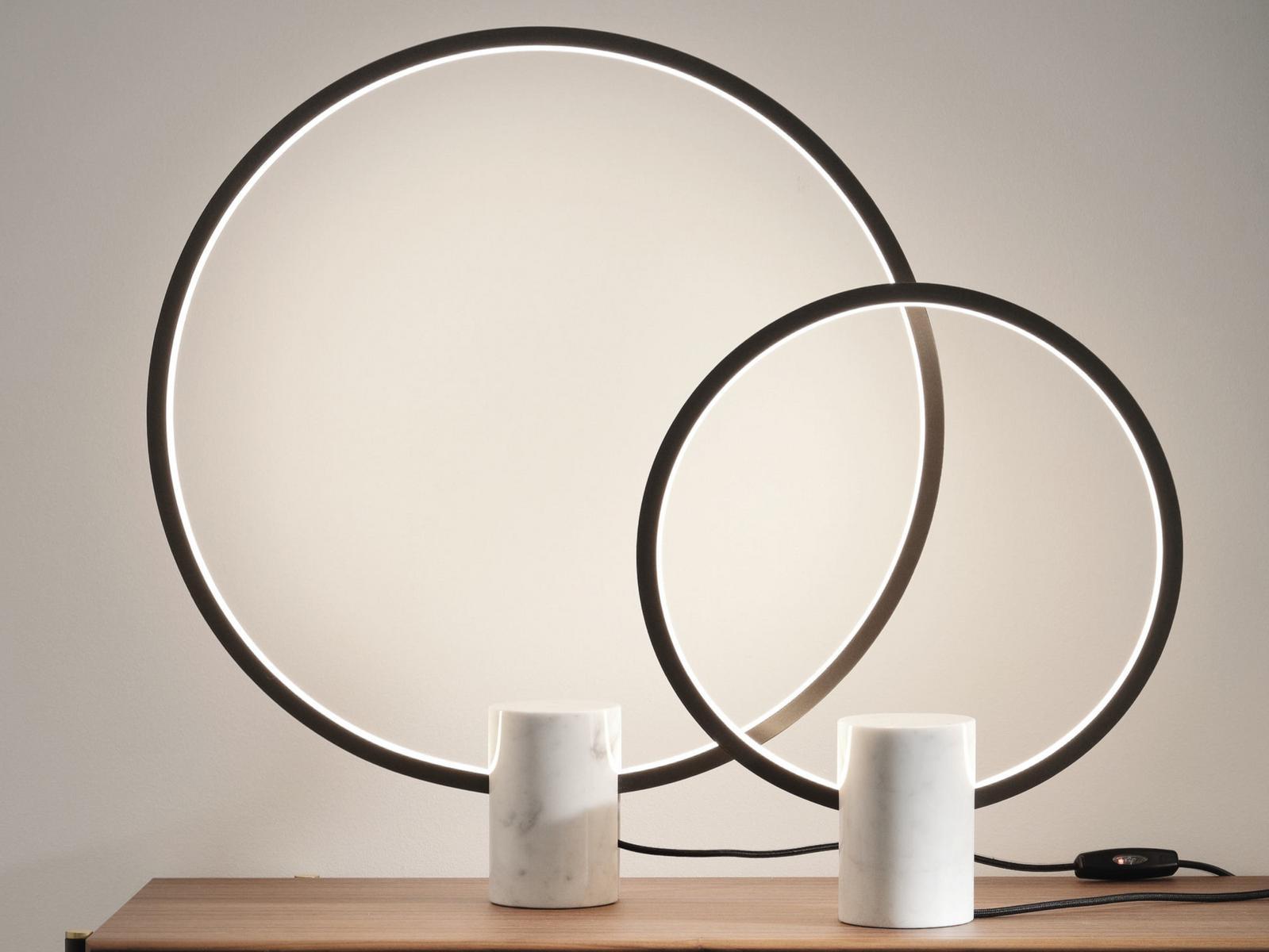 HALO Carrara marble table lamp