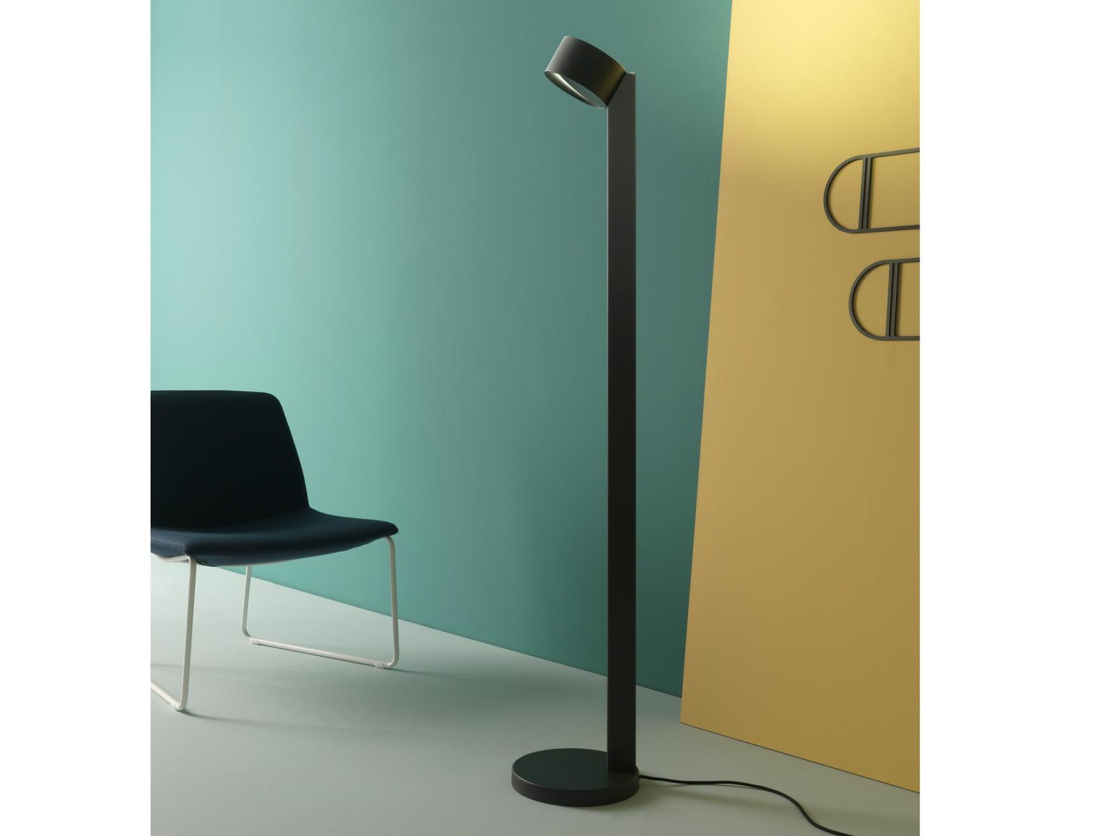 REI LED iron floor lamp
