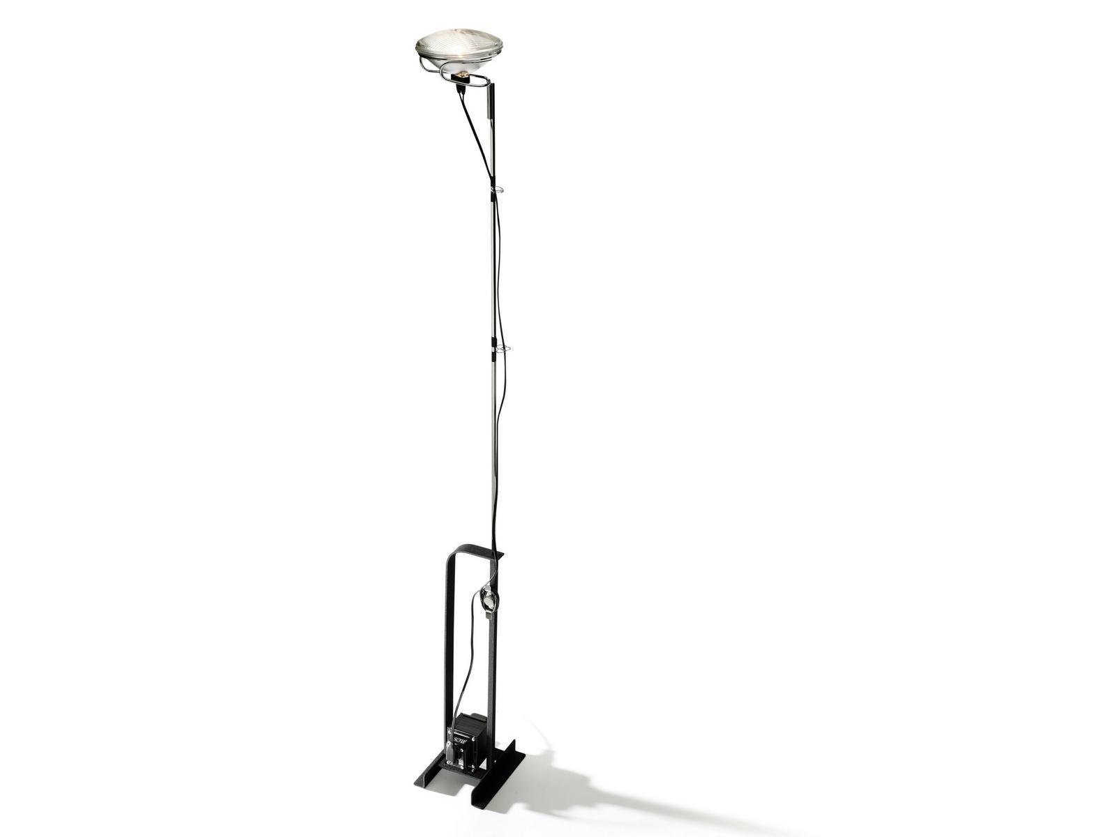 TOIO LIMITED EDITION LED indirect light metal floor lamp