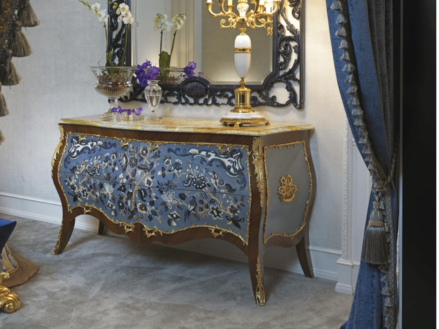 3690 Wooden chest of drawers
