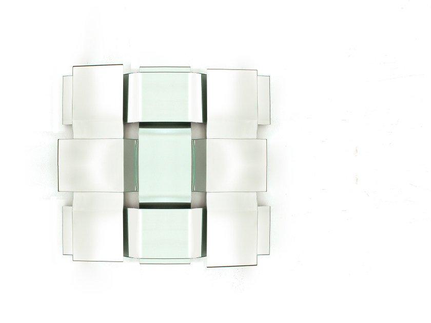 TRAMA Square wall-mounted mirror