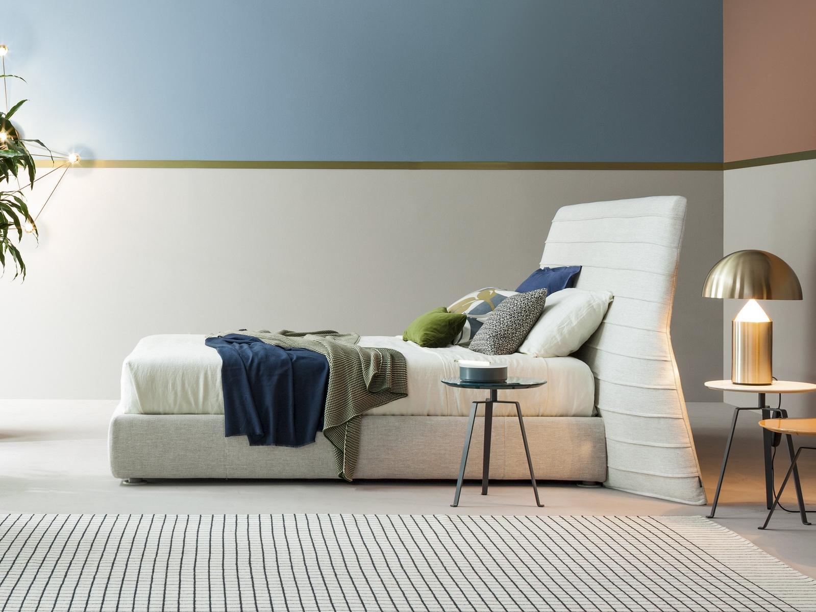 KENOBI Upholstered fabric bed