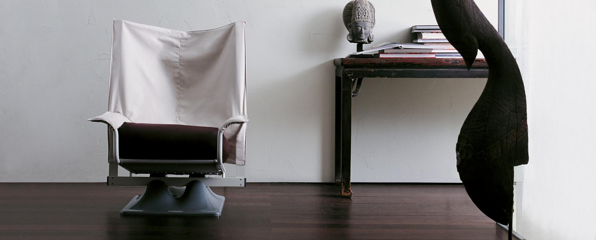 650 AEO Fabric armchair