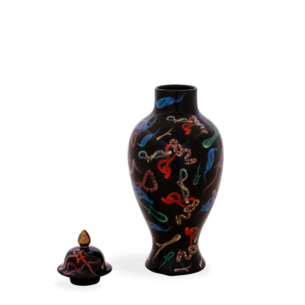 SNAKES Porcelain vase