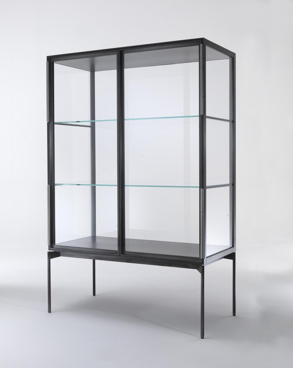 GALERIST Glass and aluminium display cabinet