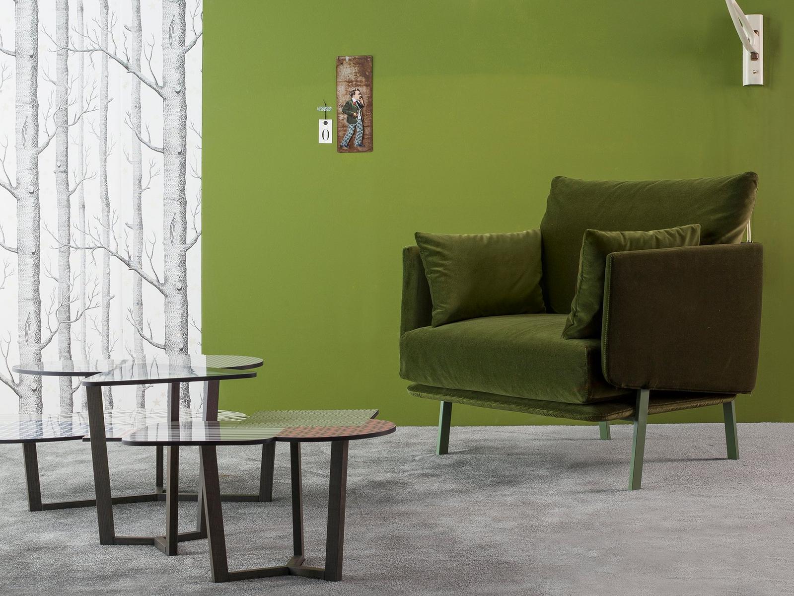 STRUCTURE Upholstered armchair with armrests