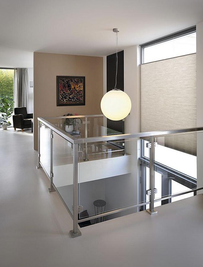 ROTOBALL Glass pendant lamp in a contemporary style