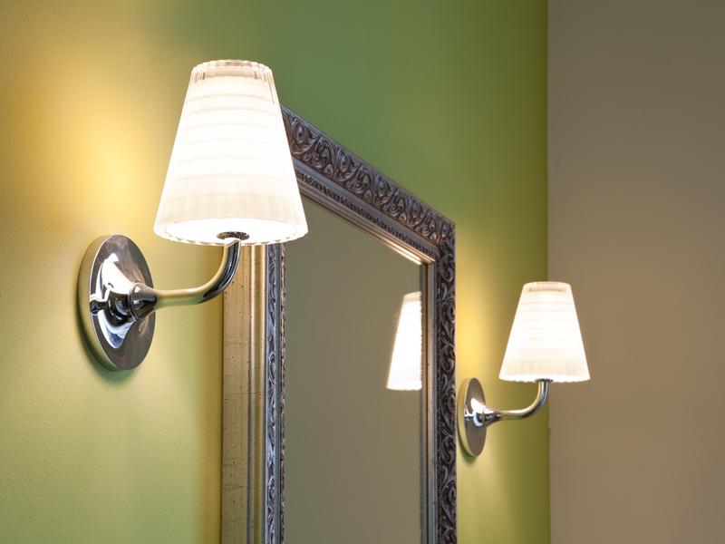 FLOW Crystal wall lamp
