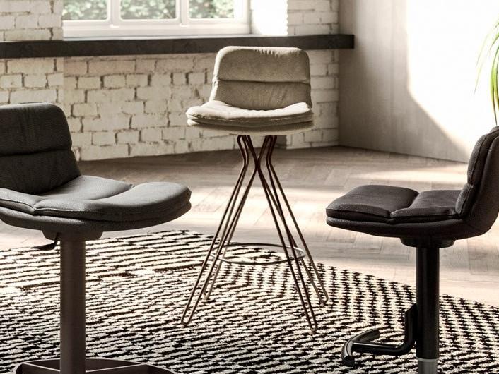 MORGAN High stool in leather and metal with footrest