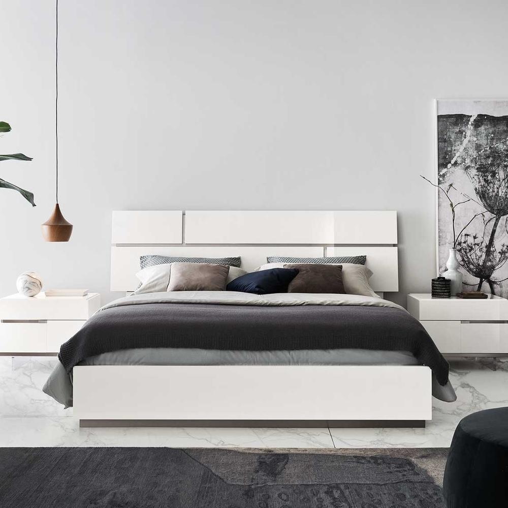 ARTEMIDE Lacquered bedroom set