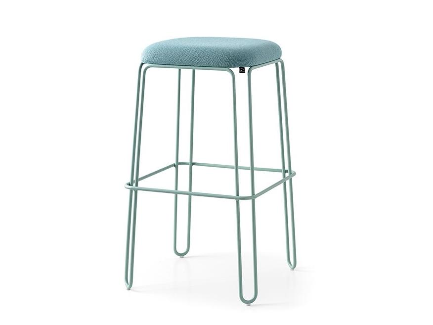 STULLE Stool with integrated cushion with footrest