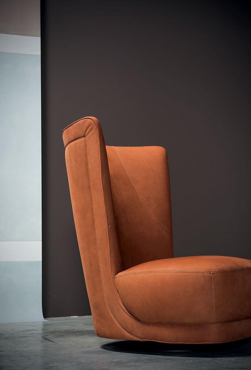 ETIENNE BERGERE High-back leather armchair