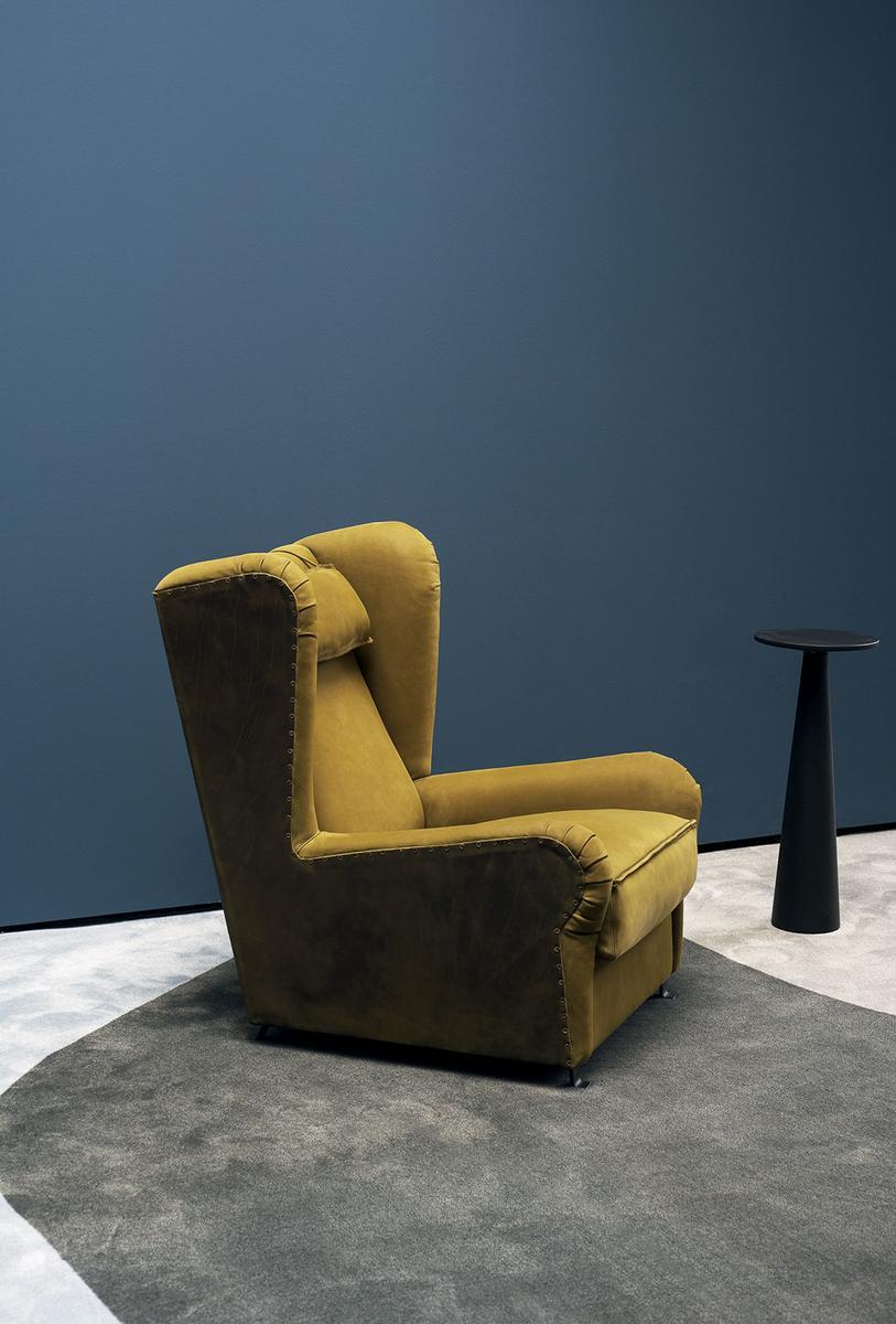 POCHETTE Leather armchair with armrests
