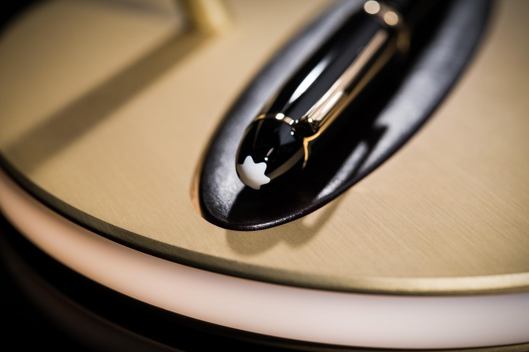 OVERLAY LED Lentiflex® and brass desk lamp