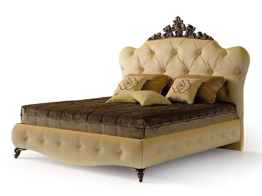 6589 Upholstered king size bed with tufted headboard