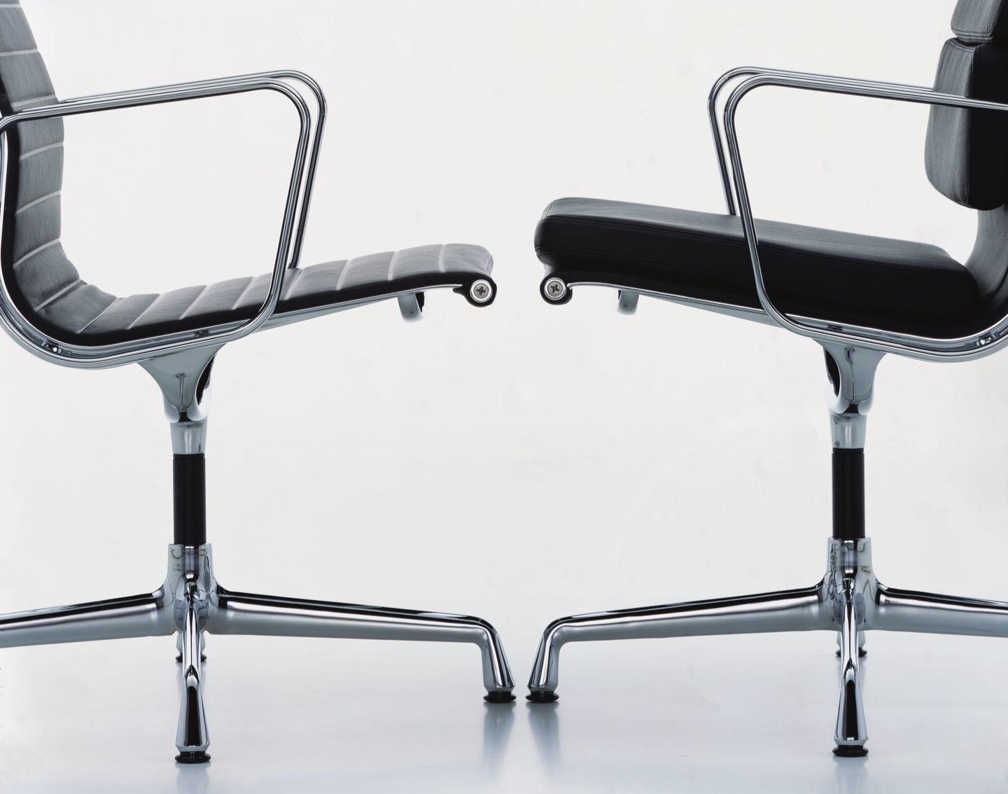 EA 105 Fabric chair with 4-spoke base