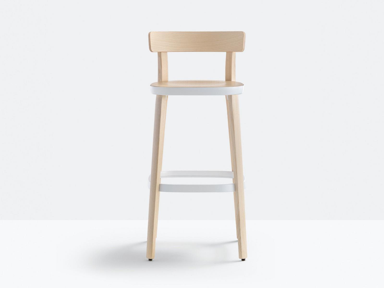 FOLK 2937 High ash stool with footrest