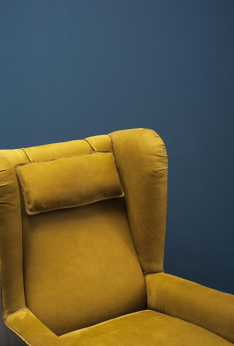 POCHETTE Leather armchair with armrests