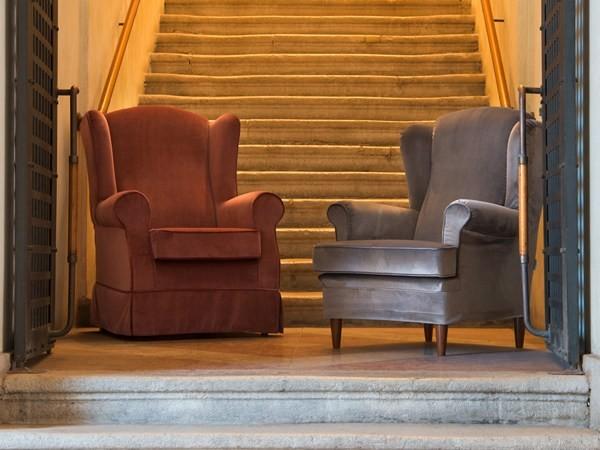 200 Upholstered fabric armchair