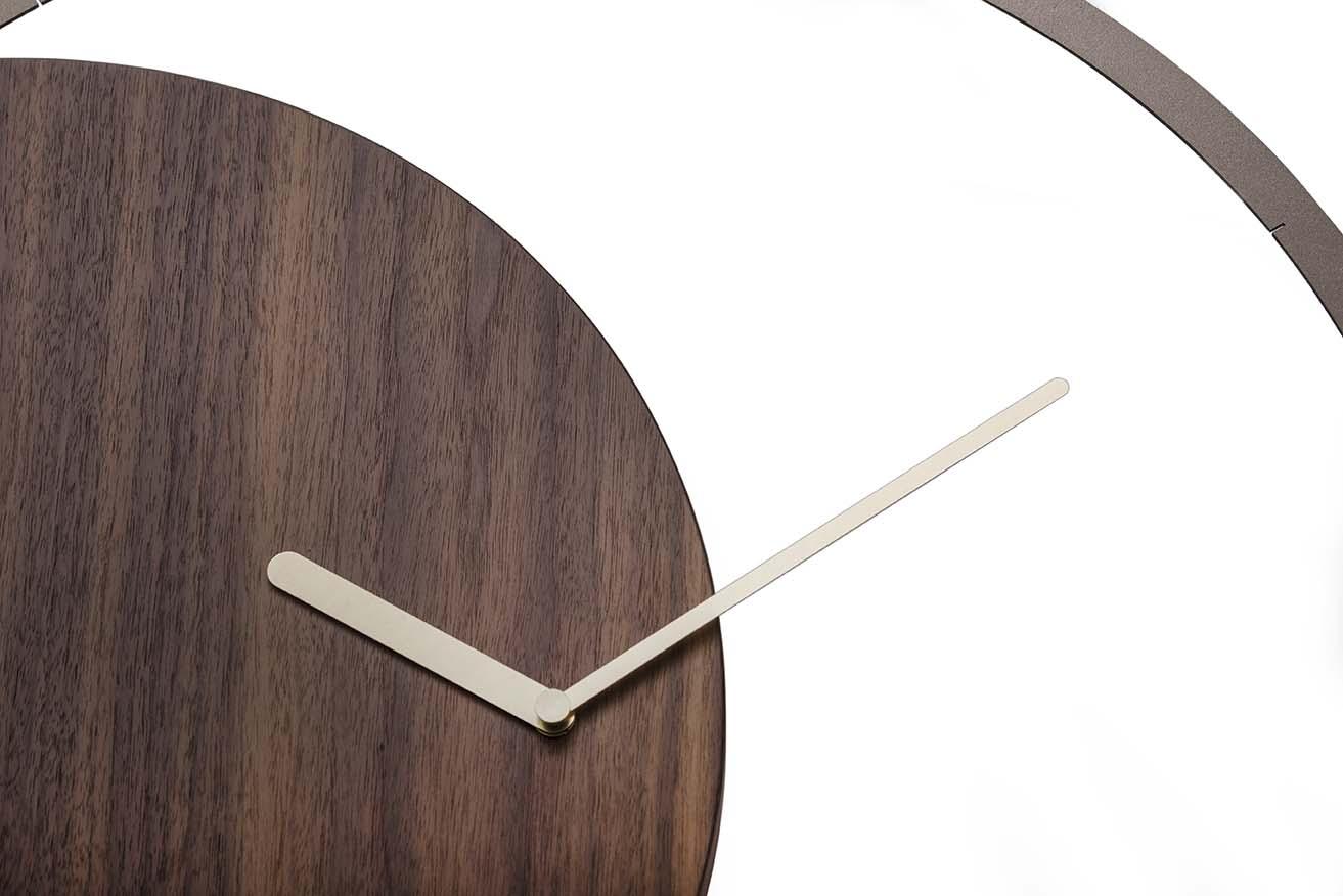 CIRCLE Wall-mounted wooden clock