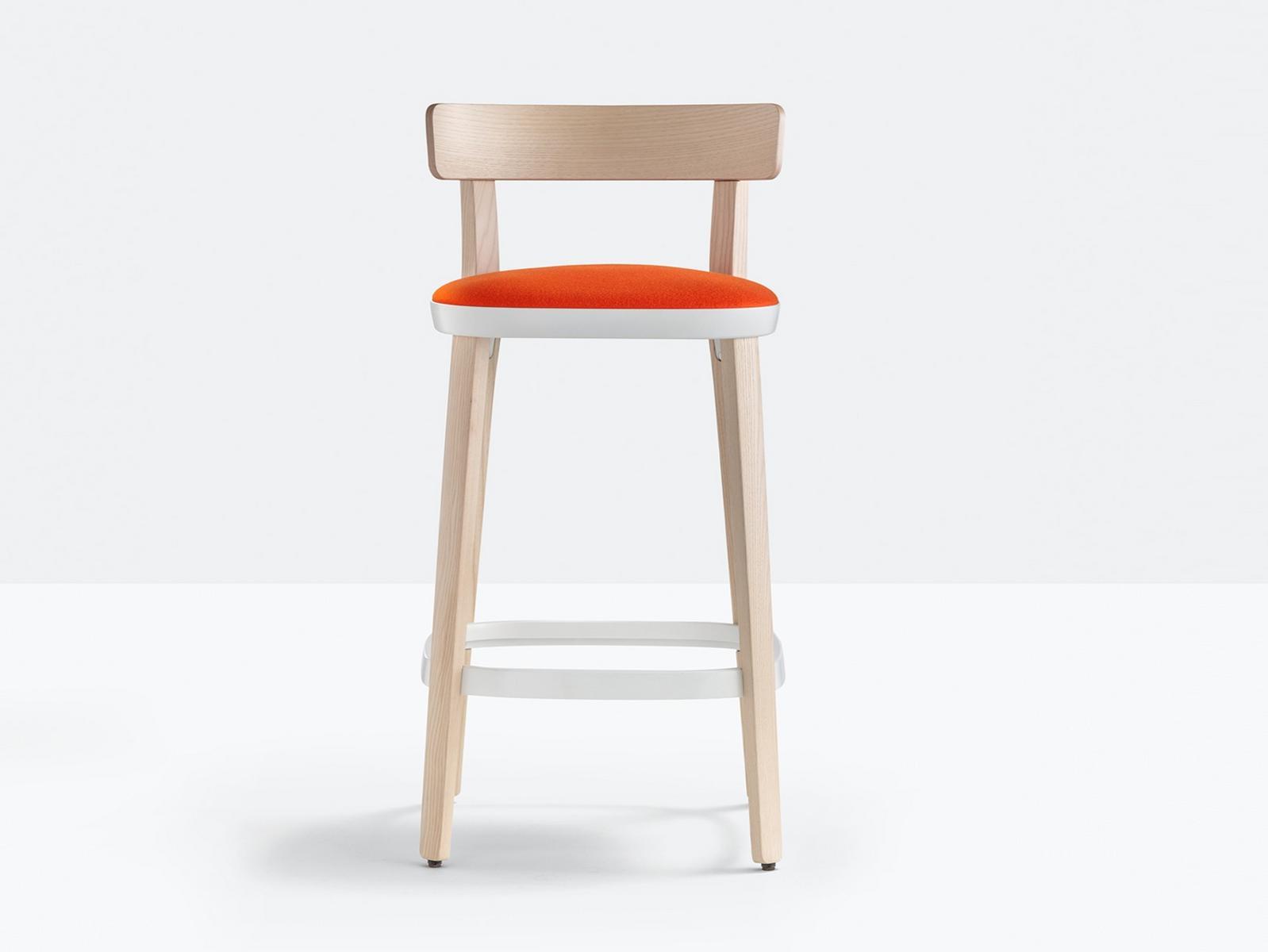 FOLK 2946 High ash stool with integrated cushion