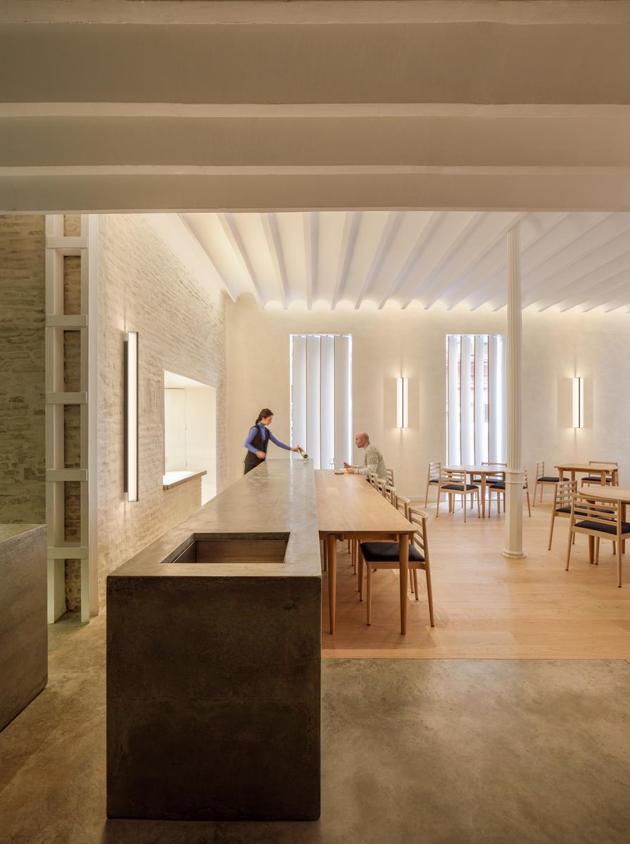 KONTUR 6418 LED wall lamp