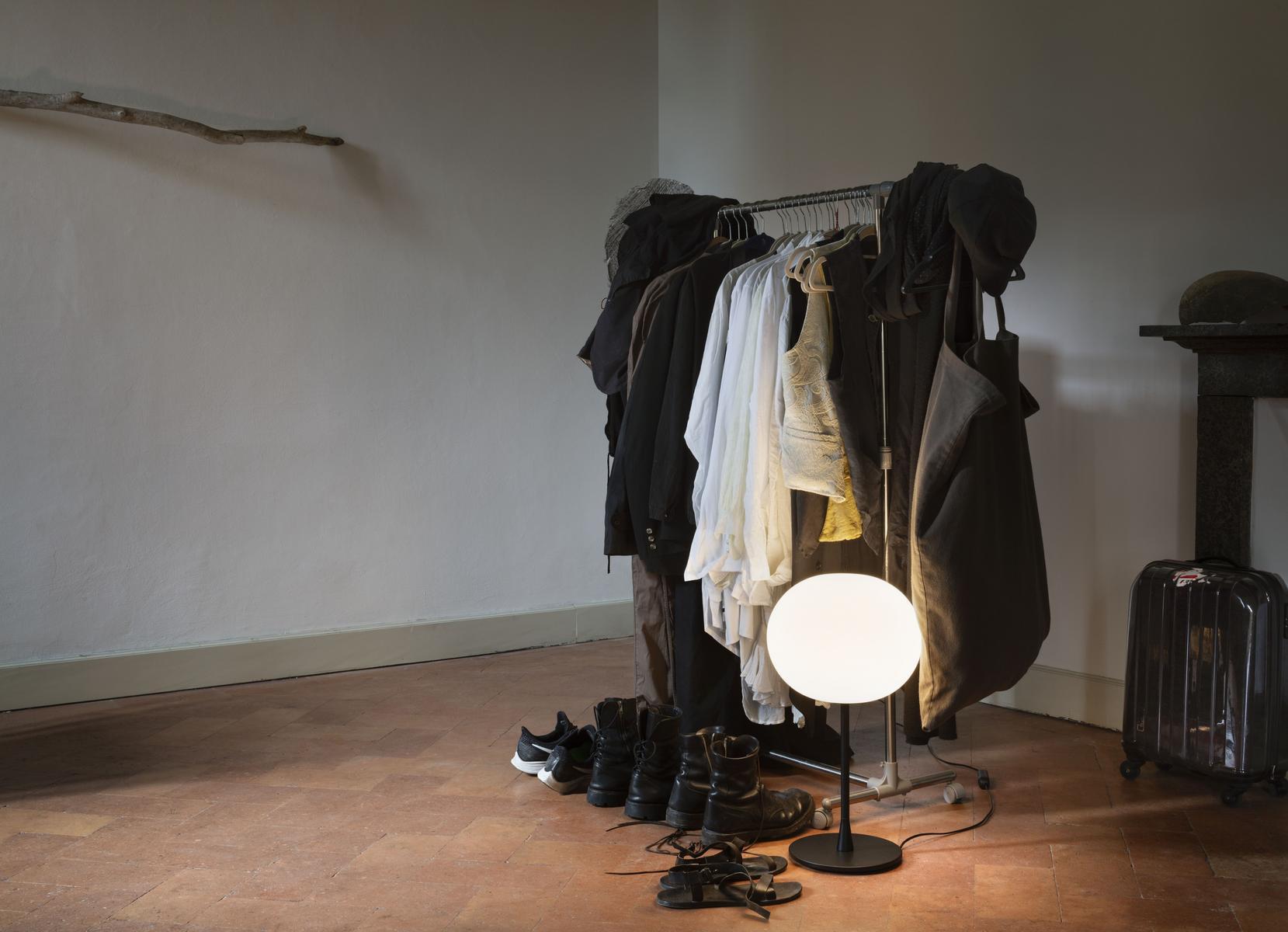 GLO-BALL T Table lamp