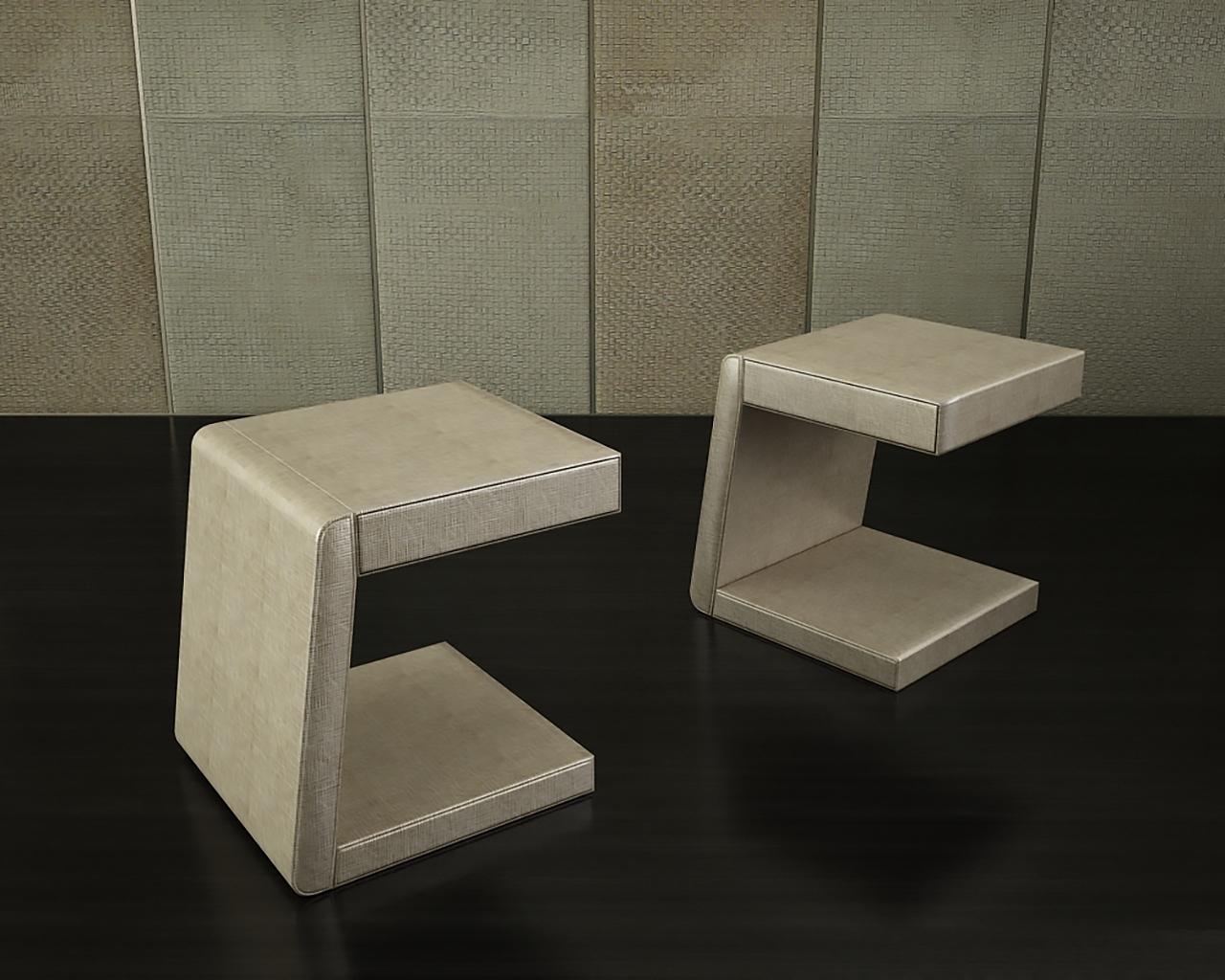 POKER Leather bedside table in a classic style with castors with drawers